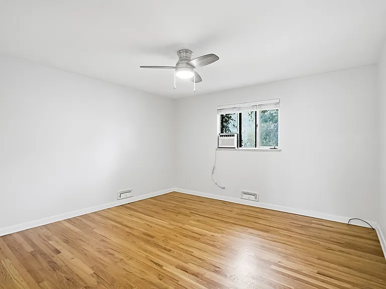 560 N Garfield St — Photo 22