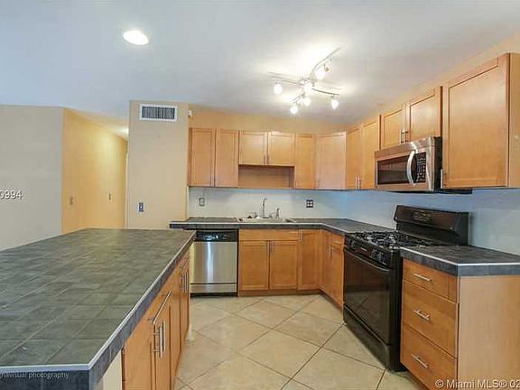 3rd image of 713 Snowden Dr