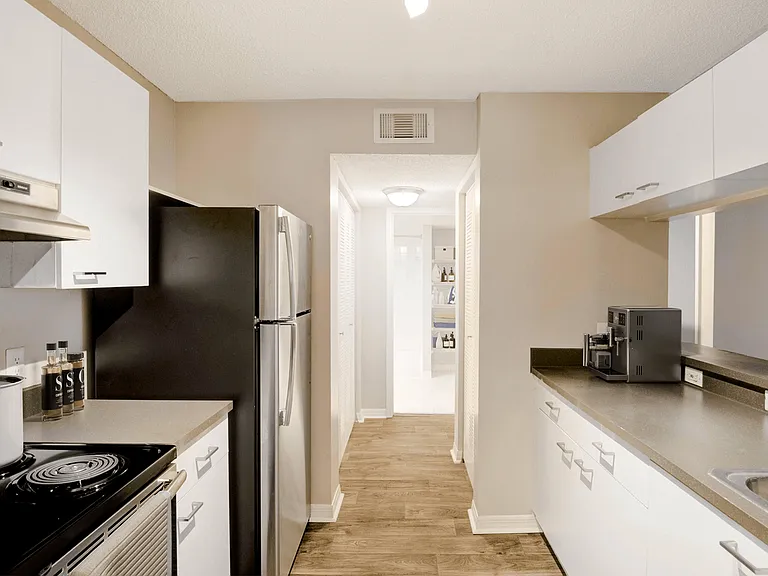 Coconut Palm Club Apartments — Photo 59
