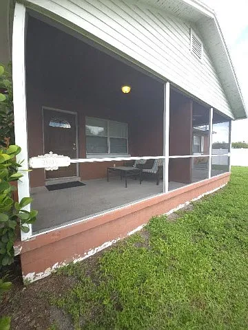 Fabulous One bed One bath duplex in the heart of Tampa — Photo 2