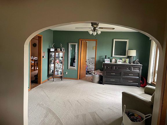 4th image of 4347 Windsor Rd
