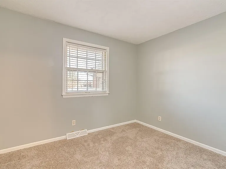 221 Wildwood Pl — Photo 6