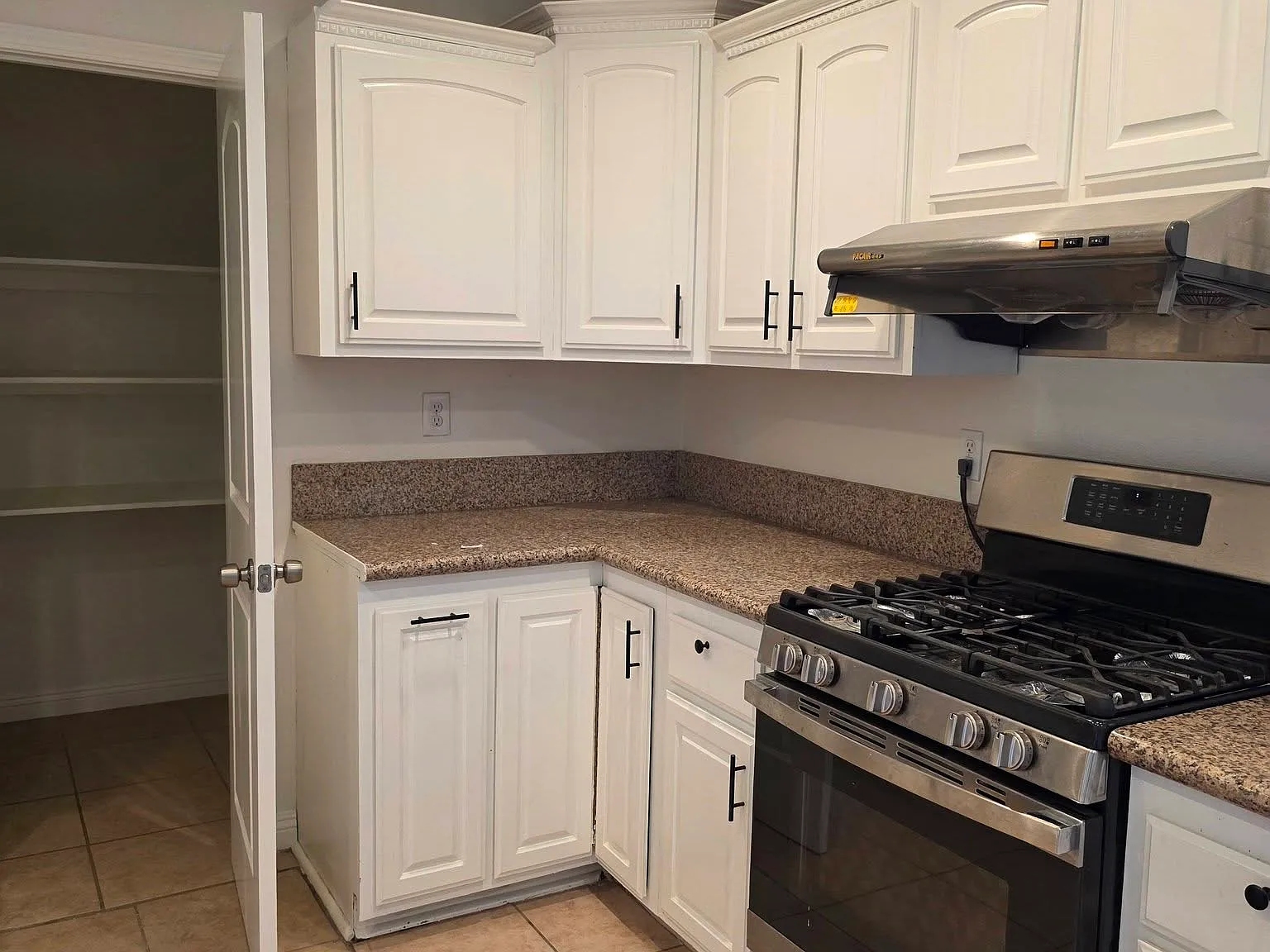 2028 S Grandridge Ave — Photo 4