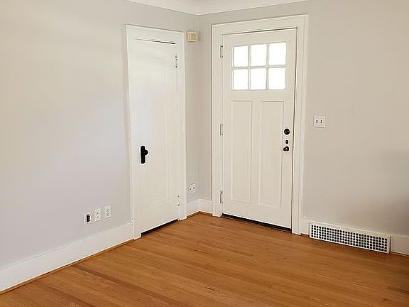 2nd image of 1205 S Congress St