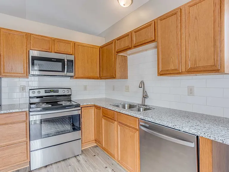 1028 E Karla Ct — Photo 11