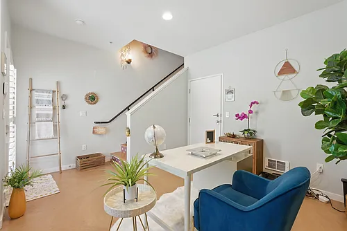 702 Zephyr Dr Photo 1