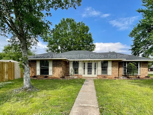 8801 Meandering Way, Fort Smith, AR 72903