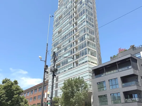 510 W Erie St #1705, Chicago, IL 60610