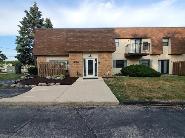 12765 W Hampton AVENUE #214, Butler, WI 53007