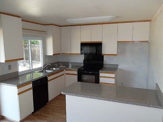 5th image of 13710 McKenzie Ave