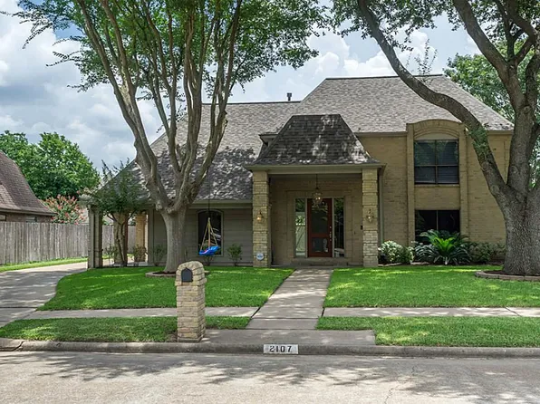 2107 Ashgrove Dr, Houston, TX 77077
