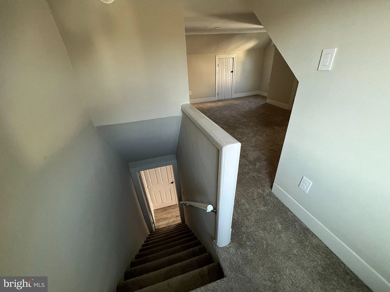 3 bed, 1.0 bath, 1100 sqft, $1,950 — Photo 3
