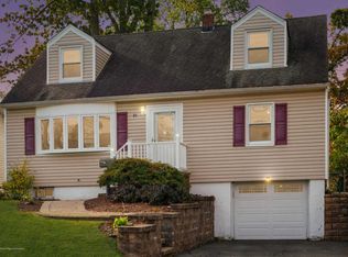 85 Ozone Ave, Cedar Grove, NJ 07009