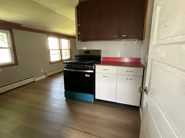 Gartner 341, 341 1st St, Frost, MN 56033
