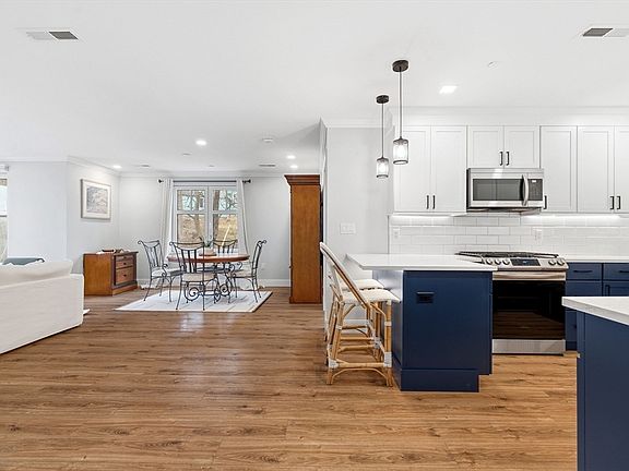 4th image of 1721 Centre St #304-R