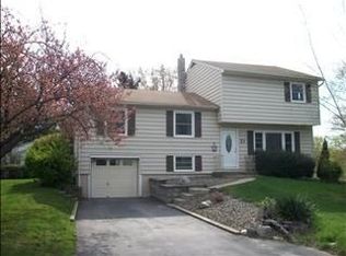 21 Hampton Rd, Poughkeepsie, NY 12603
