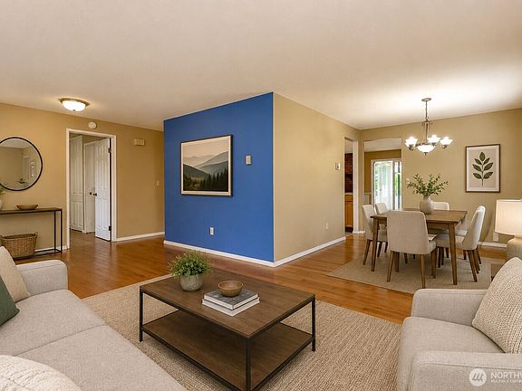 3rd image of 2904 Briarwood Court S