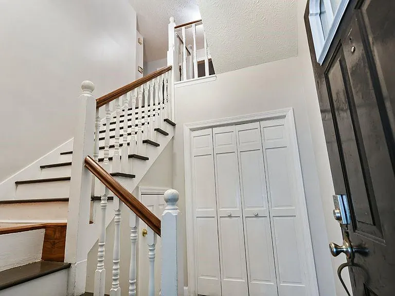 1445 Oakridge Cir — Photo 7