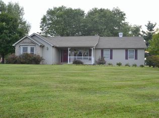 8940 Winery Rd, Wadesville, IN 47638