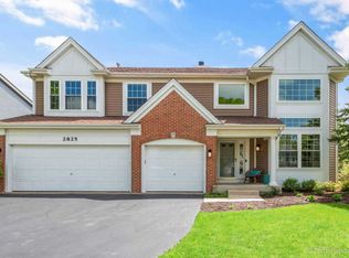2825 Davenport Dr, West Chicago, IL