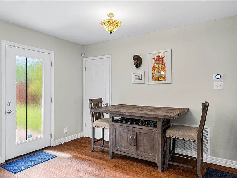 8514 Burrell Dr — Photo 8
