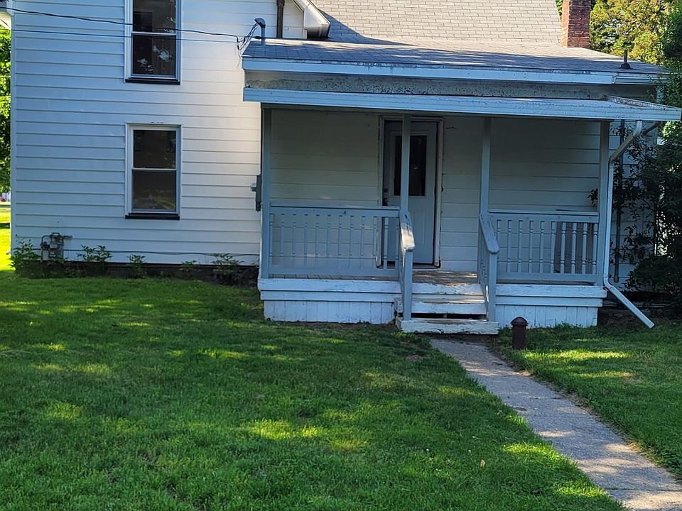 1st image of 1013 Oak St