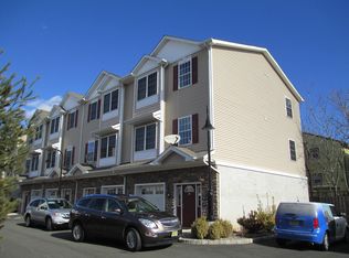 20 Columbus Cir #C10, Bayonne, NJ 07002
