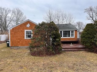 100 Old Sea Ln, Old Saybrook, CT 06475