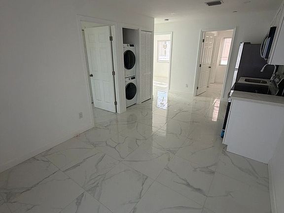 5th image of 729 SW 3rd St #4