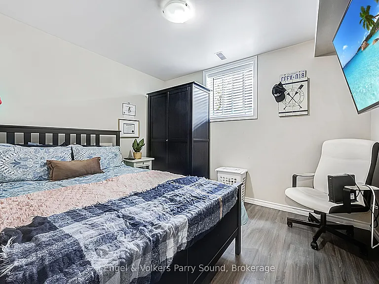 6 Lawrence St #B — Photo 8