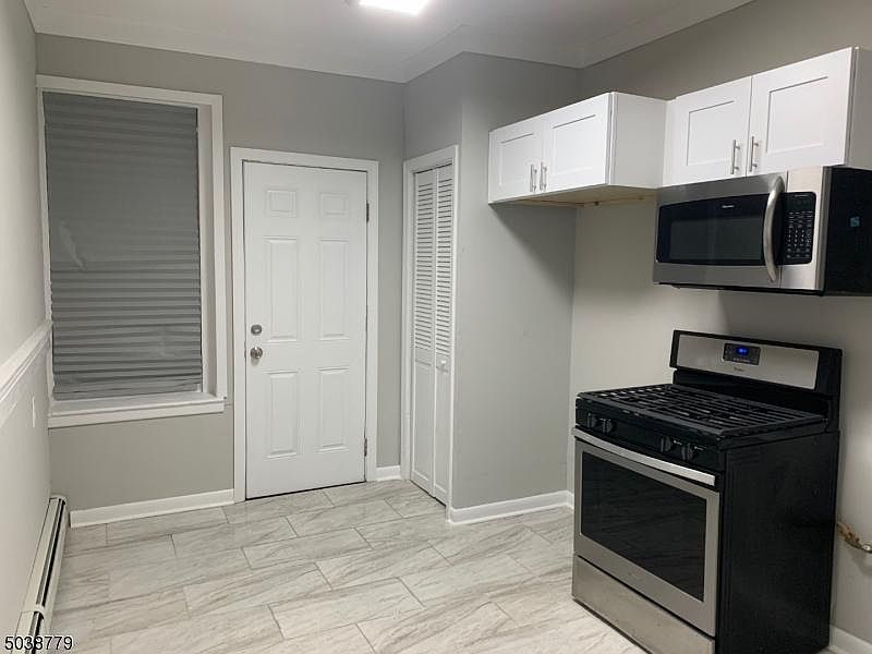 1st image of 11 Howard Pl APT 1