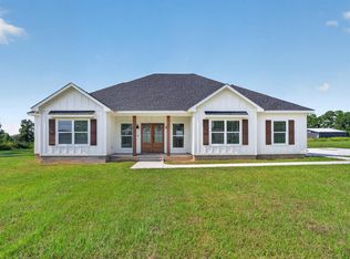 51 Raymond Dr, Broxton, GA 31519