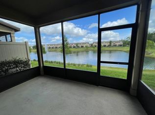 7037 Berrybrook Dr, Jacksonville, FL 32258