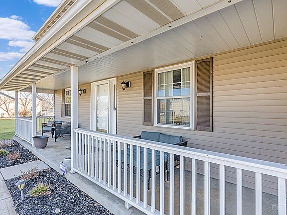 5th image of 6847 Oak Manor Dr