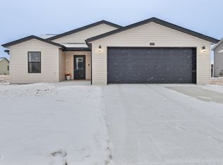 6045 Reily Rd, Bismarck, ND 58504