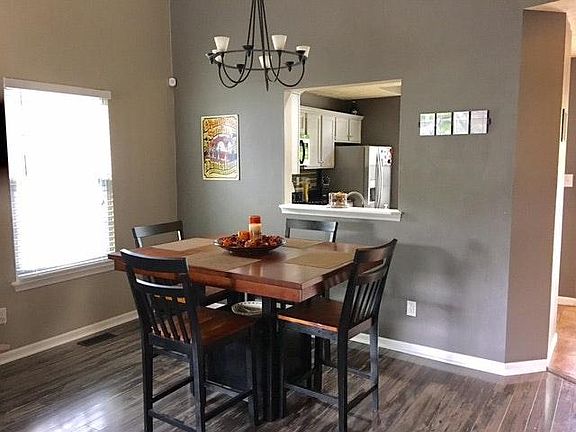 3rd image of 1719 Park North Way