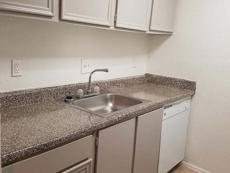 Cedar Bluff Apartments — Photo 1