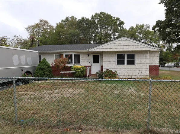 143 Jefferson Ave, Wyandanch, NY 11798
