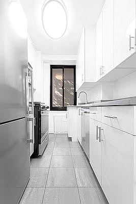 5th image of 10 W 135th St APT 4S