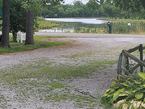 4th image of 8128 City Lake Rd