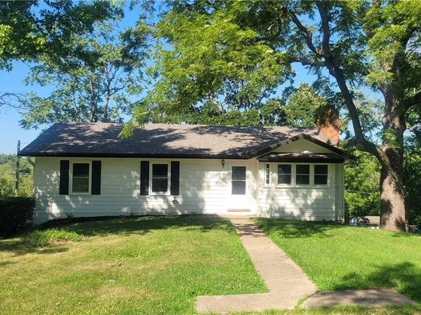 2820 Berry Ln, Independence, MO 64057