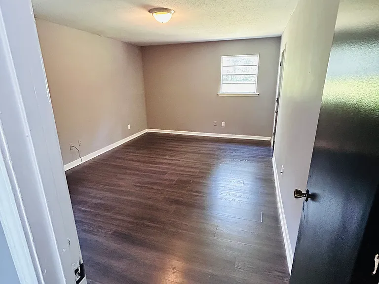 1764 Southhaven Cir — Photo 16