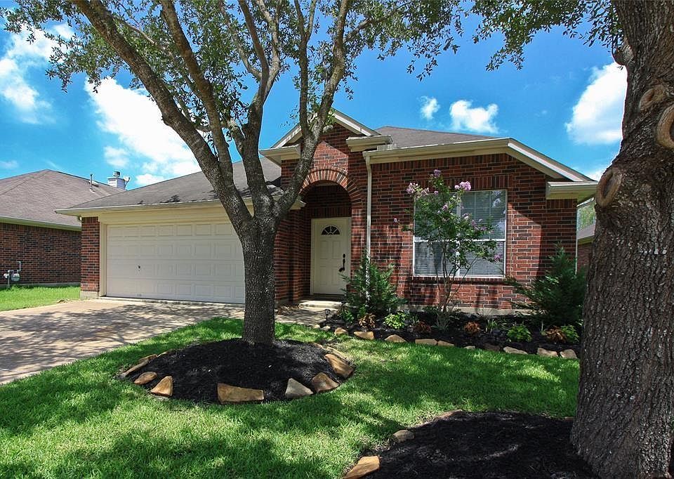 1st image of 21914 Bronze Leaf Dr