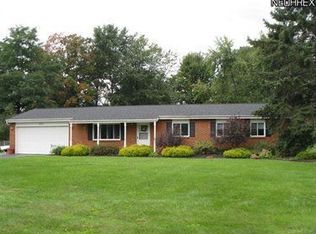 8072 Wren Dr, Macedonia, OH 44056