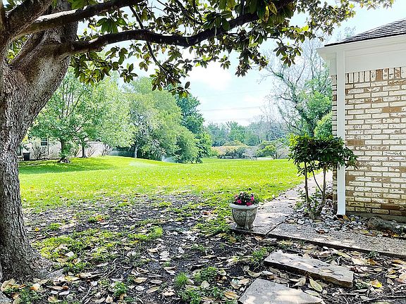 3rd image of 3319 Brannon Dr