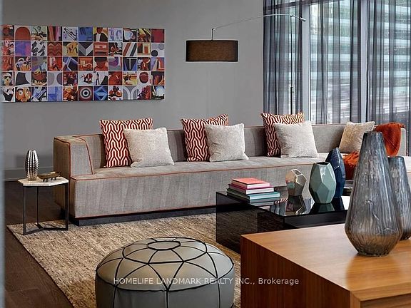 4th image of 10 York St #1306