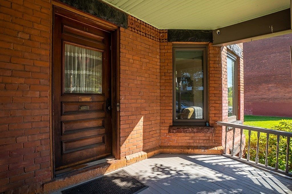 42 Clinton Ave, Holyoke, MA 01040 Zillow