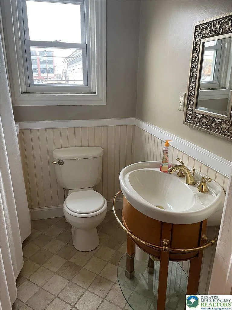 2 bed, 1.5 bath, 1020 sqft, $1,750 — Photo 4
