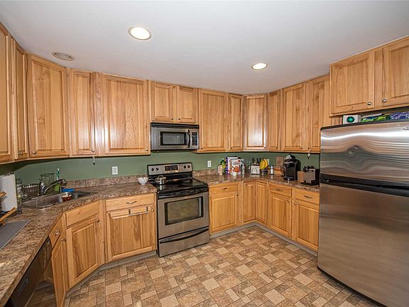 4th image of 271 Knollwood Ln