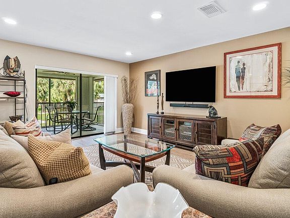 5th image of 21 Westgate Ln #21D